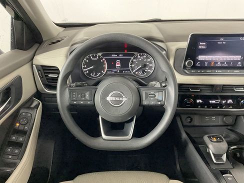 Used 2024 Nissan Rogue SV image 12