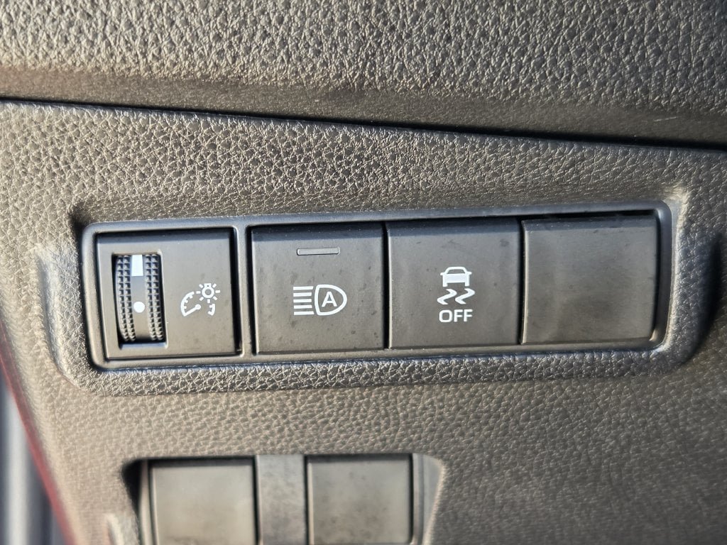 Used 2026 Toyota Corolla Cross LE FWD image 25