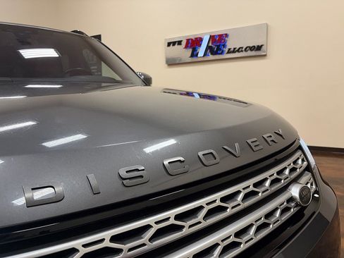 Used 2018 Land Rover Discovery HSE AWD/4WD image 46