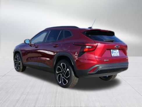 Certified 2024 Chevrolet Trax RS w/ Sunroof Package image 5