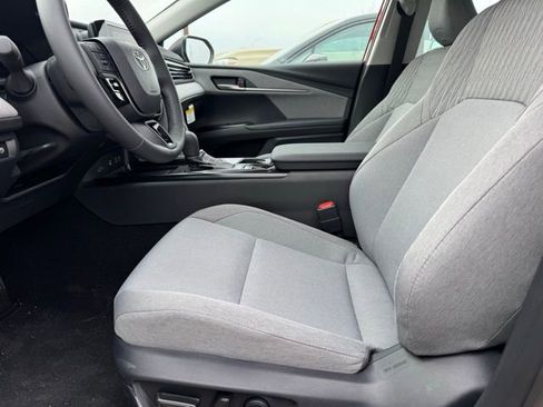 Certified 2026 Toyota Camry LE w/ Convenience Package image 6