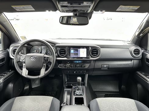 Used 2021 Toyota Tacoma TRD Off-Road image 31