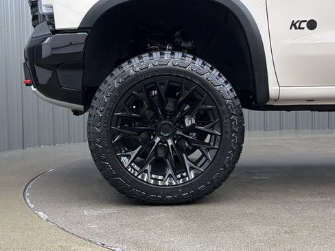 Used 2026 Chevrolet Silverado 1500 ZR2 AWD/4WD image 9