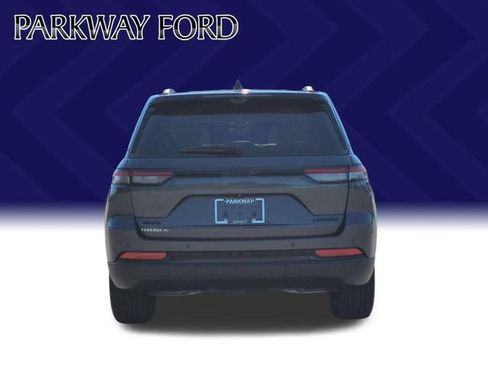 Used 2024 Jeep Grand Cherokee Limited w/ Luxury Tech Group II AWD/4WD image 4