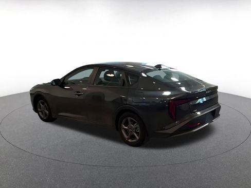 Used 2025 Kia K4 FWD image 7
