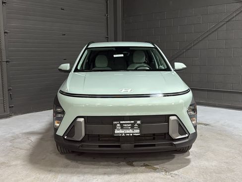 Used 2024 Hyundai Kona SEL FWD image 2