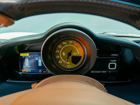 Used 2019 Ferrari 488 GTB image 58