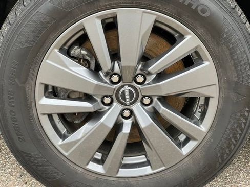 Used 2024 Nissan Pathfinder SV AWD/4WD image 9
