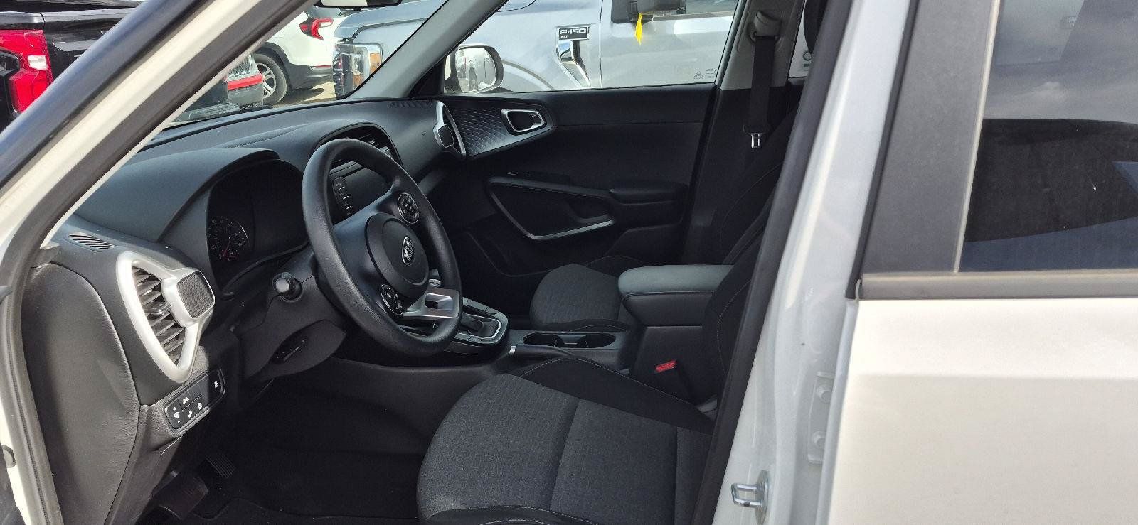 Used 2020 Kia Soul S FWD image 6