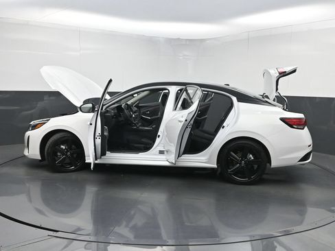 Used 2024 Nissan Sentra SR FWD image 34
