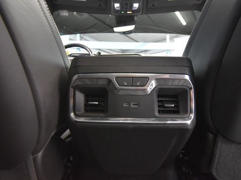 Used 2024 GMC Sierra 2500 Denali Ultimate AWD/4WD image 30