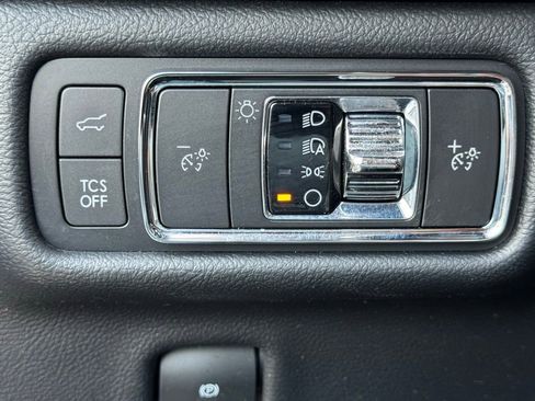 Used 2021 Lincoln Nautilus Reserve image 14