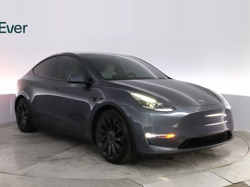 Used 2022 Tesla Model Y Performance image 4