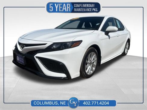 Used 2024 Toyota Camry SE FWD image 1