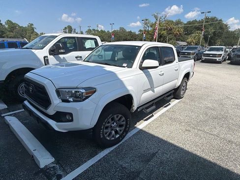 Used 2017 Toyota Tacoma SR5 w/ Tow Package AWD/4WD image 1