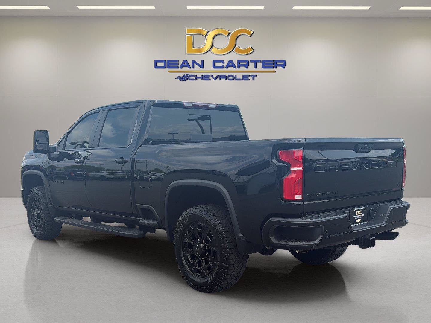 Certified 2024 Chevrolet Silverado 2500 LT w/ Midnight Edition AWD/4WD image 3