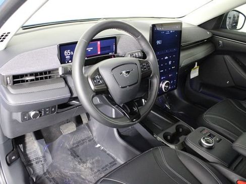 Used 2022 Ford Mustang Mach-E Premium RWD image 27