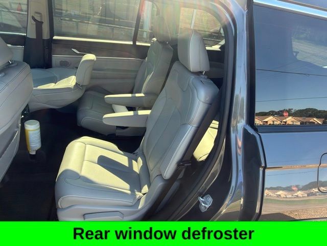 Used 2023 Jeep Grand Cherokee L Overland AWD/4WD image 22