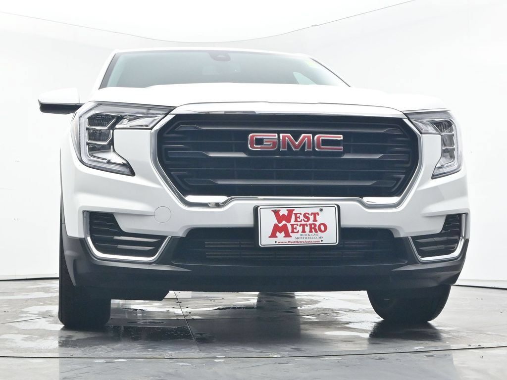 Used 2024 GMC Terrain SLE AWD/4WD image 31