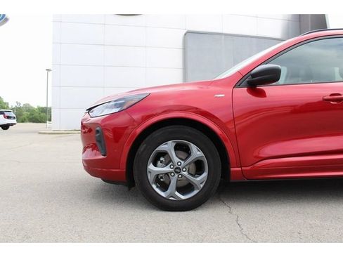 Used 2023 Ford Escape ST-Line w/ Cold Weather Package FWD image 9