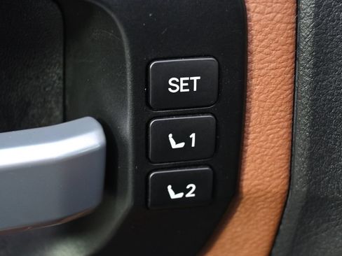 Used 2017 Toyota Sequoia Platinum AWD/4WD image 23