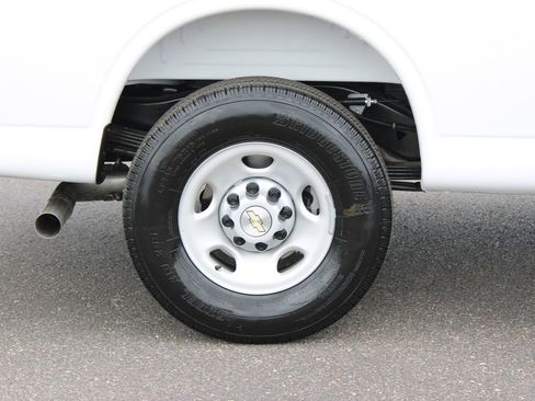 New 2026 Chevrolet Express 3500 Extended RWD image 13