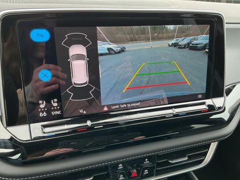 New 2026 Volkswagen Atlas Cross Sport SEL R-Line image 19