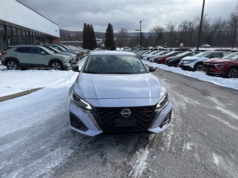 Used 2025 Nissan Altima 2.5 SR image 6