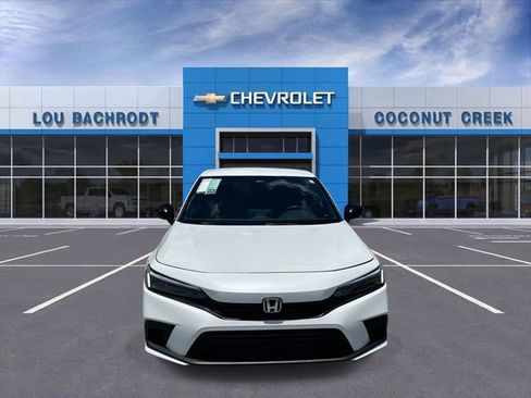 Used 2023 Honda Civic Sport image 3