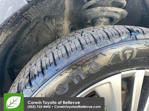 Used 2021 Toyota Venza Limited image 26