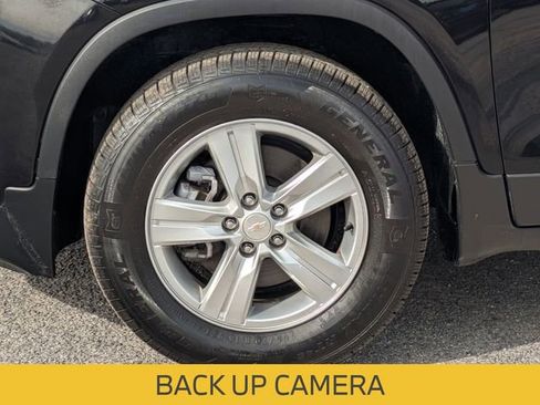 Used 2022 Chevrolet Trax LS image 13