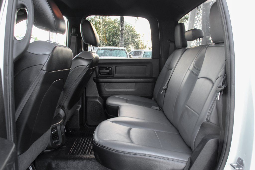 Used 2022 RAM 5500 Tradesman w/ Chrome Appearance Group AWD/4WD image 29