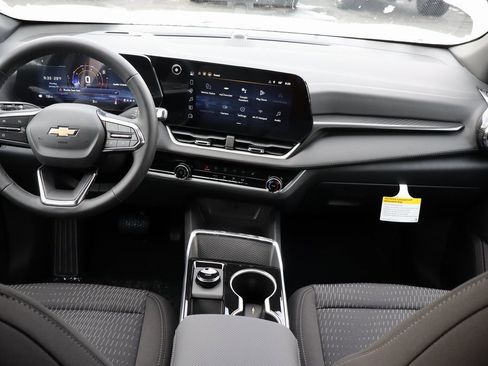 New 2026 Chevrolet Equinox LT w/ Safety and Technology Package image 17
