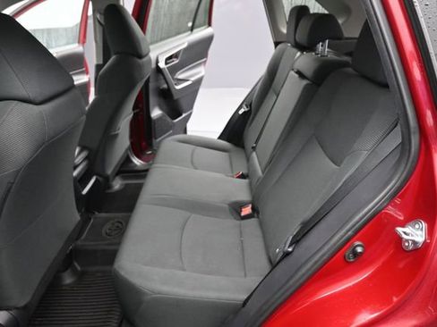 Used 2021 Toyota RAV4 LE AWD/4WD image 11