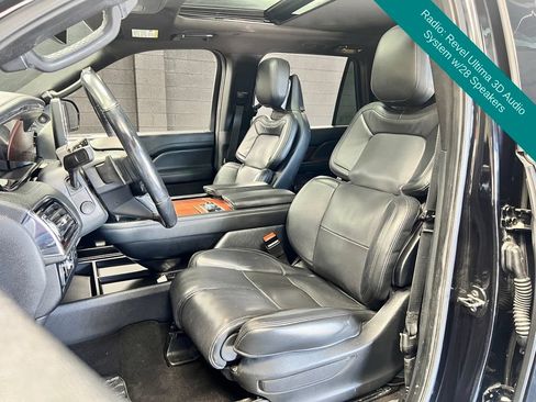 Used 2023 Lincoln Navigator L Reserve AWD/4WD image 7