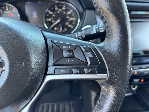 Used 2020 Nissan Rogue SV FWD image 29