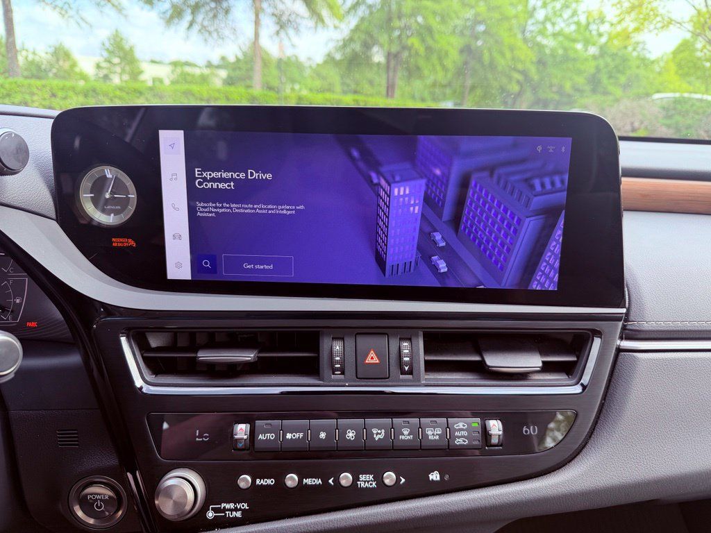 Certified 2025 Lexus ES 300h w/ Premium Package FWD image 22