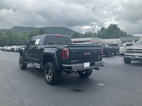 Used 2017 GMC Sierra 1500 SLT w/ Suspension Package, Off-Road AWD/4WD image 7
