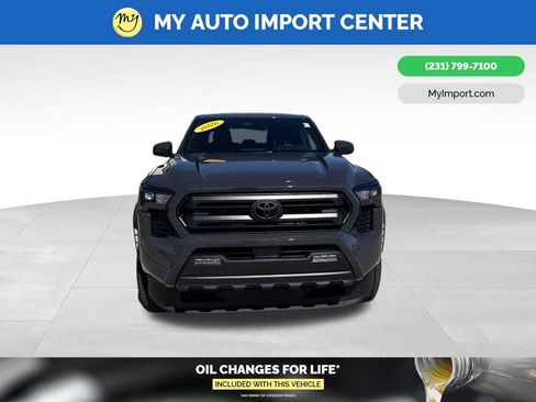 Used 2026 Toyota Tacoma SR5 AWD/4WD image 2