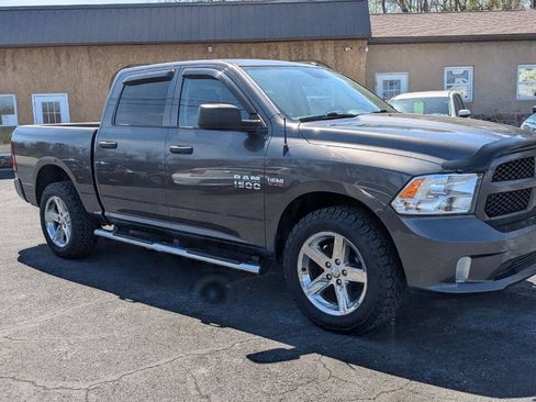 Used 2017 RAM 1500 Express AWD/4WD image 7
