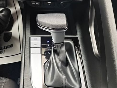 Certified 2026 Hyundai Elantra SE FWD image 22