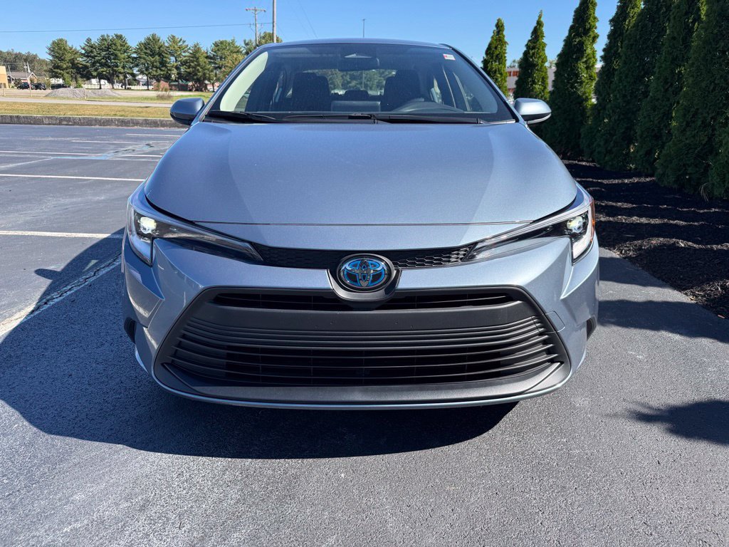 Certified 2025 Toyota Corolla LE FWD image 7