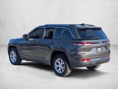 Used 2022 Jeep Grand Cherokee Limited image 8