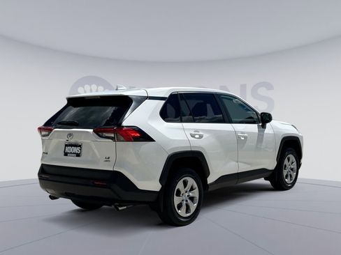 Used 2022 Toyota RAV4 LE AWD/4WD image 7