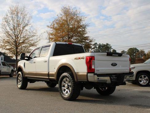 Used 2017 Ford F250 Lariat w/ Lariat Value Package image 7