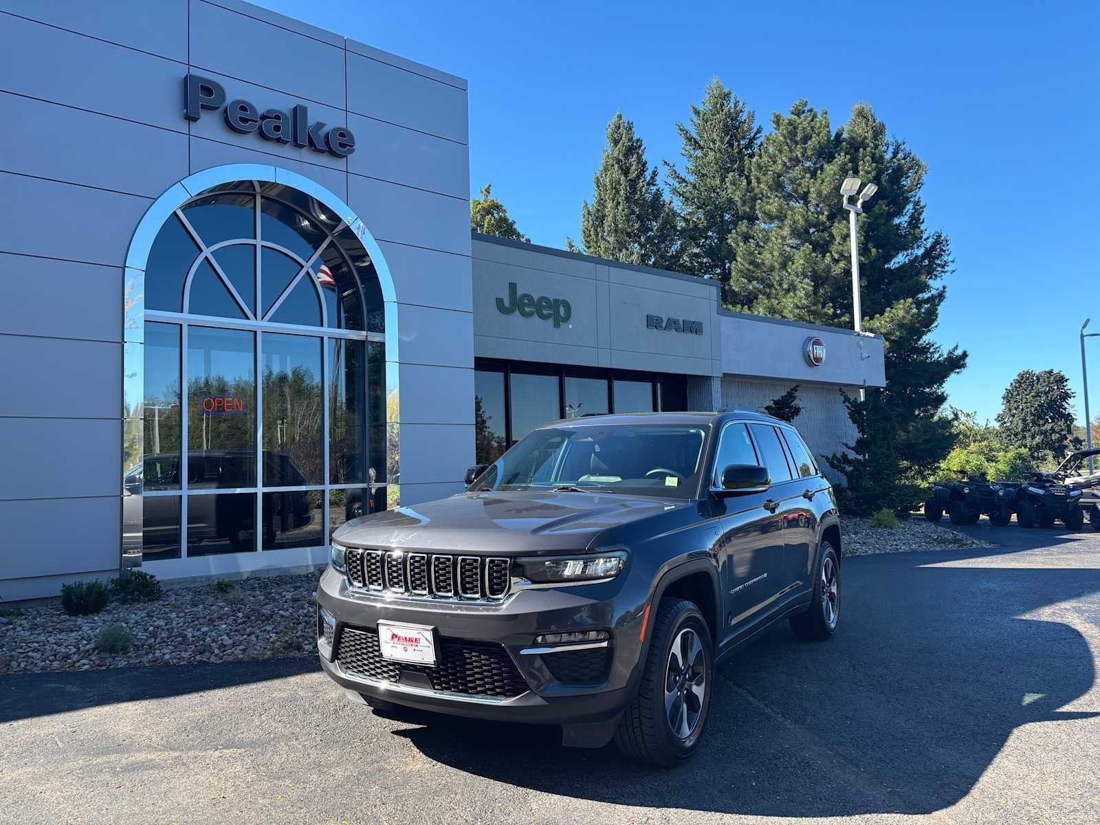 Used 2024 Jeep Grand Cherokee Limited 4xe AWD/4WD image 1