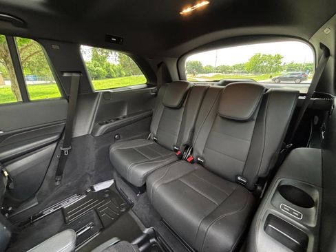 Used 2025 Mercedes-Benz GLS 450 4MATIC w/ AMG Line Exterior image 25