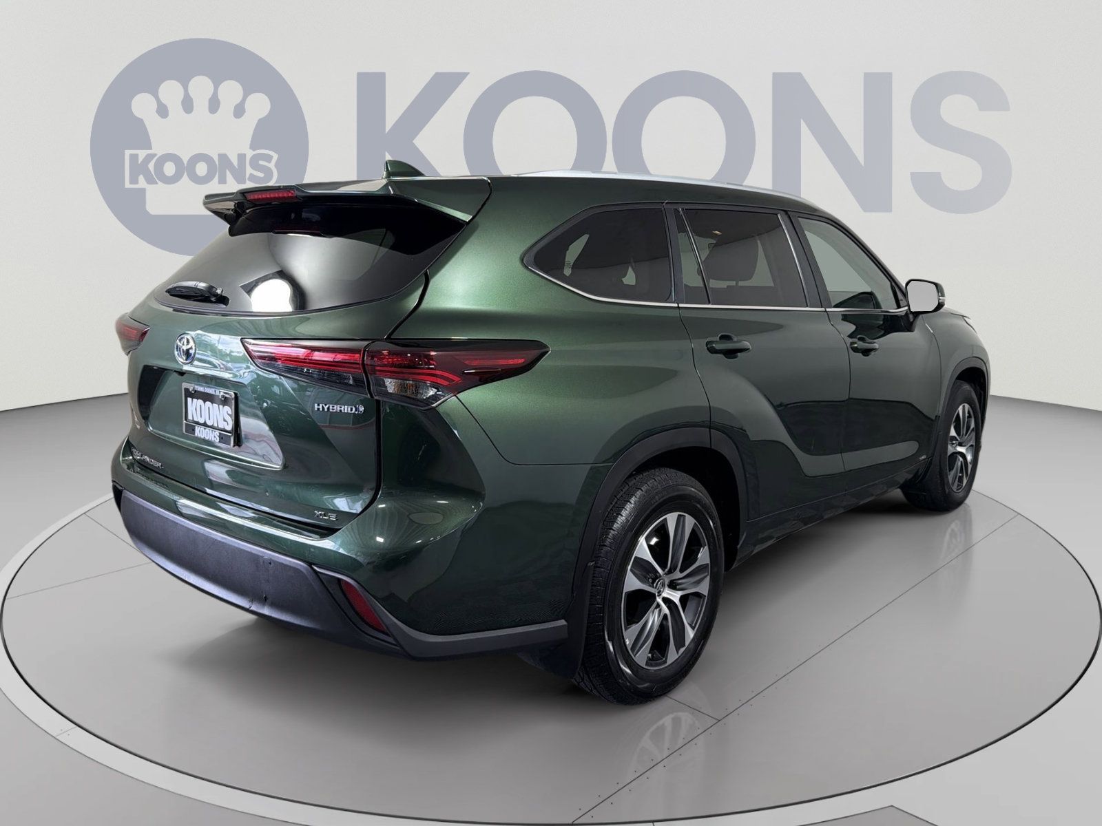 Used 2024 Toyota Highlander XLE AWD/4WD image 7