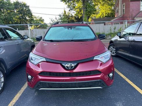Used 2018 Toyota RAV4 SE w/ All Weather Liner Package AWD/4WD image 3
