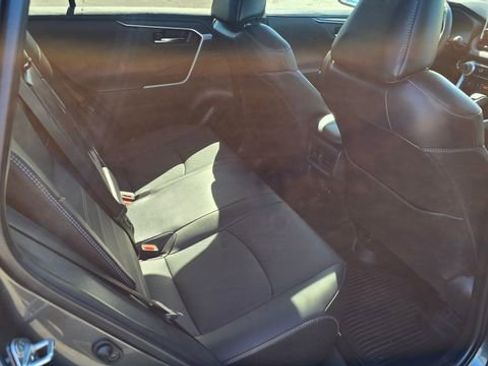 Used 2022 Toyota RAV4 Limited image 12